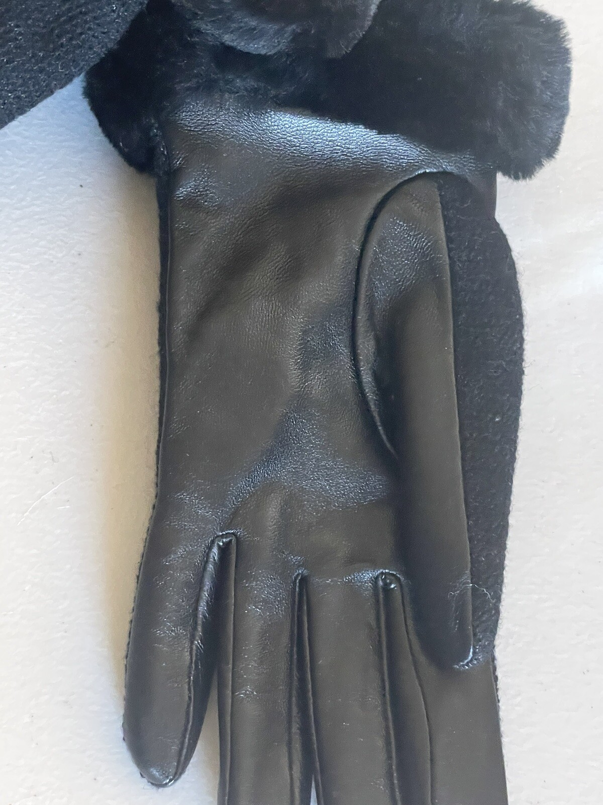 UGG FABRIC AND LEATHER SHORTY GLOVE IN BLACK SIZE M image 6
