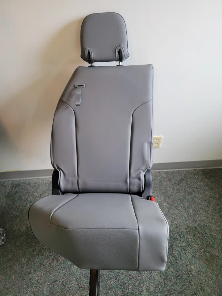 Toyota Sienna 2022 tercera fila asientos ¡Nuevo! Foto 3 de 4