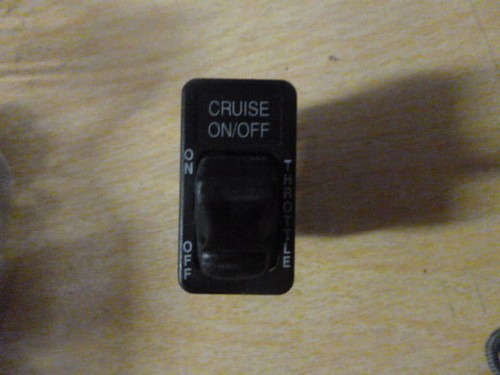 International Truck 9200 9400 Cruise Control ON OFF Switch 2007305C1 FREE SHIP