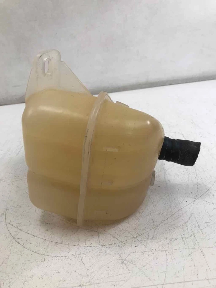 2005 - 2010 PONTIAC G6 3.5L garrafa de recuperação de líquido de arrefecimento do motor fabricante de equipamento original 063515605 - Imagem 2 de 4