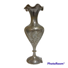 ancien vase ancien en laiton décoré et gravé à la main signé " maroc