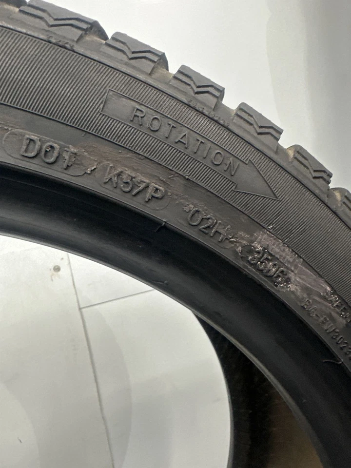 1 Used  Dunlop SP Winter Sport M3 P245/45R19 2454519 245/45/19 102 V - 8/32 - Image 2 of 4