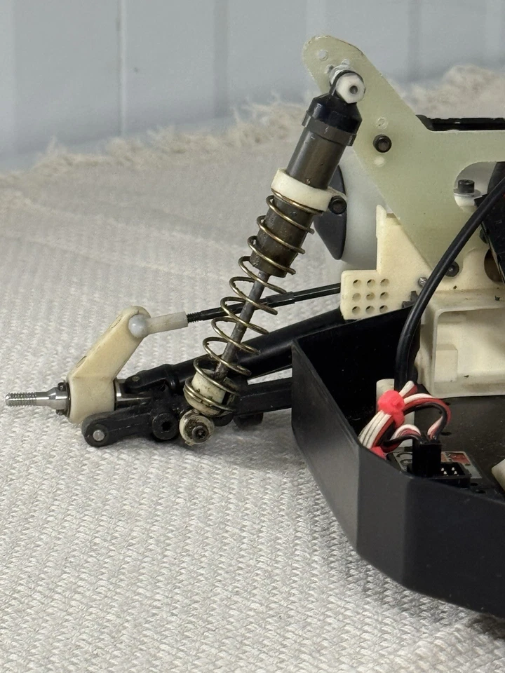 Vintage Team Associated Rc10T Truck - Rare With Andy‘s Monster Conversion Arms - Image 4 of 4