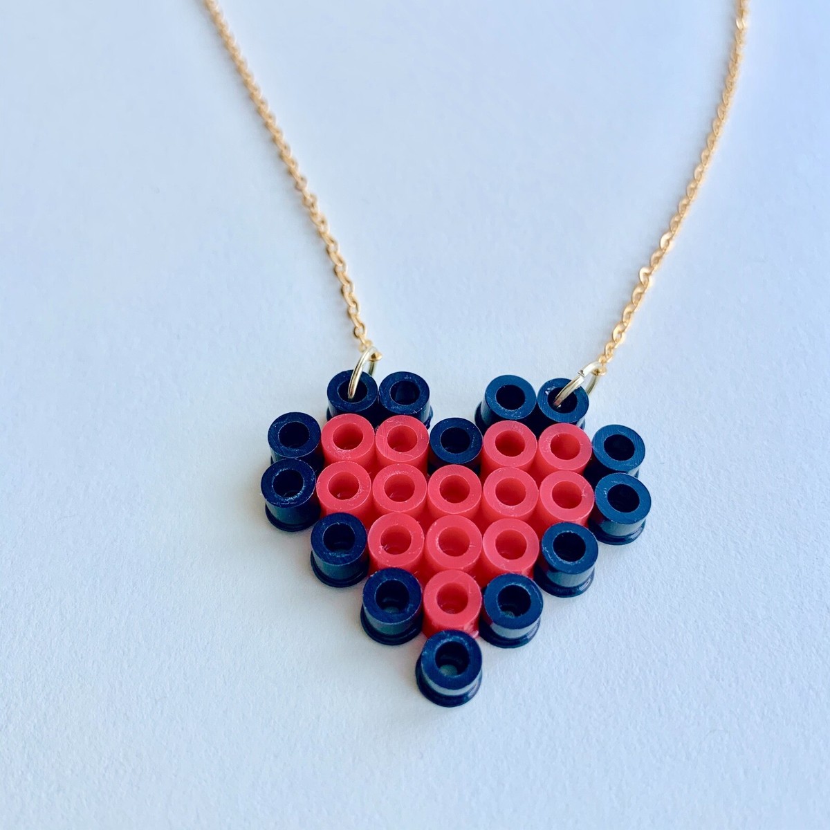 【NIROSERENDIPITY】RED HEART BEADS PERAL NECKLACE▲ILLIT着用 NIROSERENDIPITY】RED HEART BEADS PERAL NECKLACE△ILLIT着用