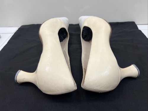 Chanel Pumps 40 CC Beige Lammfell Weiß Cap Toes Mid Heels Pantoletten Sandalen Booties - Bild 18 von 24
