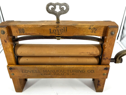 Antique Lovell Mfg. Co. No. 32 Wooden Laundry Wringer  Erie, Pa USA Wood Steel