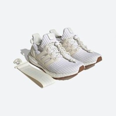 Size 8.5 - Ivy Park x adidas UltraBoost 4.0 White Gum for  display picture 1