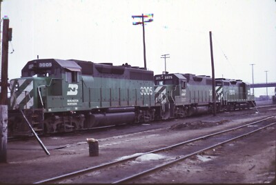 BN Burlington Northern EMD GP40 Original Kodachrome Kodak slide