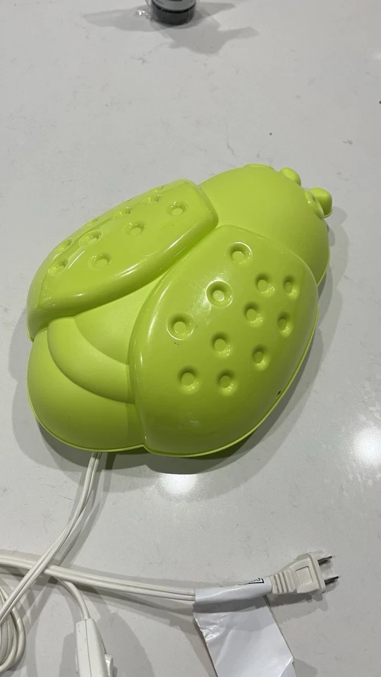 Lámpara de Pared Ikea Ladybug Luz Nocturna SMILA BAGGE Infantil Guardería Verde Lima Insecto Foto 2 de 4