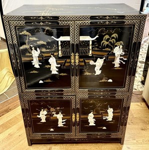 Elegant Chinese Chinoiserie Black Lacquer & Mother of Pearl Handpainted Cabinet
