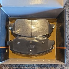Ceramic Disc Brake Pads Front D1917 w/Hardware