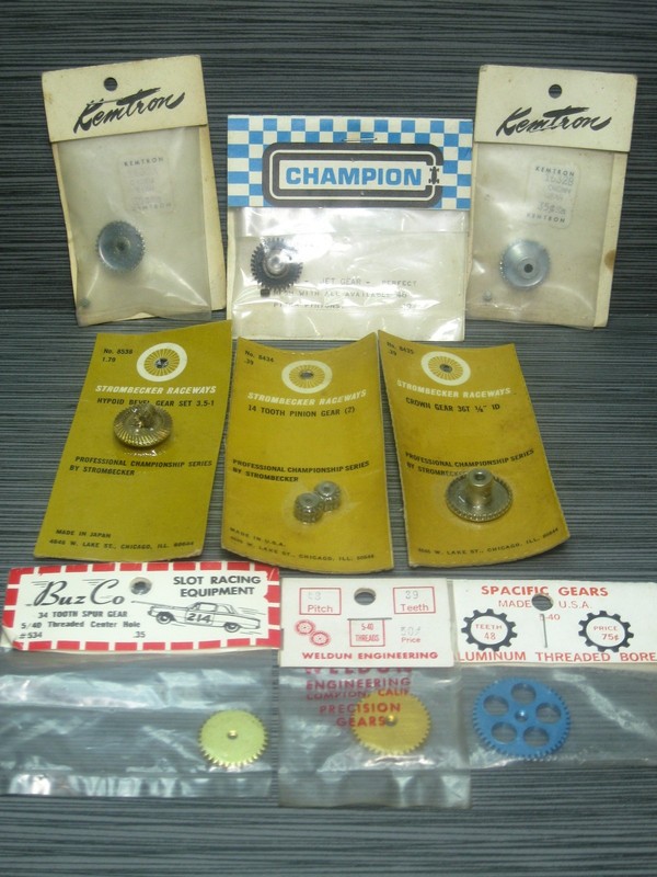 1960's SLOT CAR NOS Kemtron Buz Co. Weldun Champion Parts Lot GEARS VINTAGE 1/24
