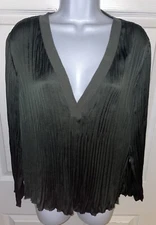 VINCE Sz Medium Green L/S Crushed Satin V-Neck Blouse Shirt EUC