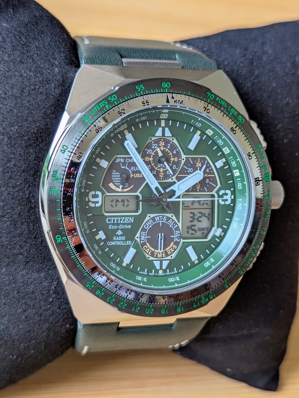 citizen-promaster-skyhawk-a-t-chronograph-gmt-jy8147-01x-green-dial-men