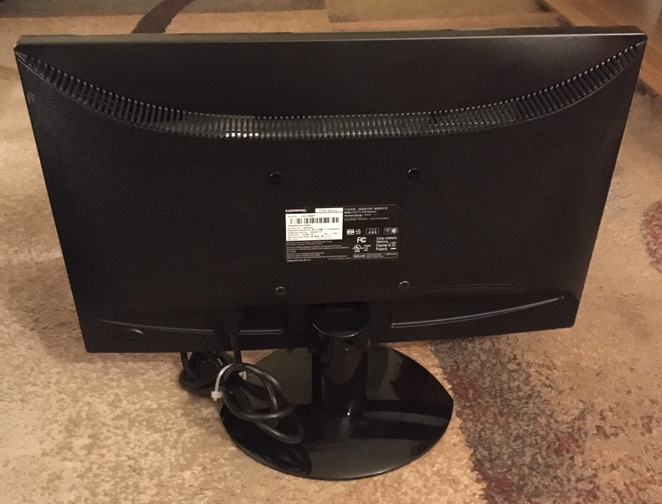 Compaq - Model WM766A, LCD Widescreen Monitor - Image 3 of 4