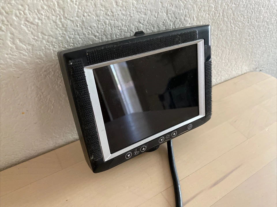 VariZoom ALM-56S1NS 5.6" LCD Color Monitor SOLD AS IS FOR PARTS / REPAIR - Image 4 of 4