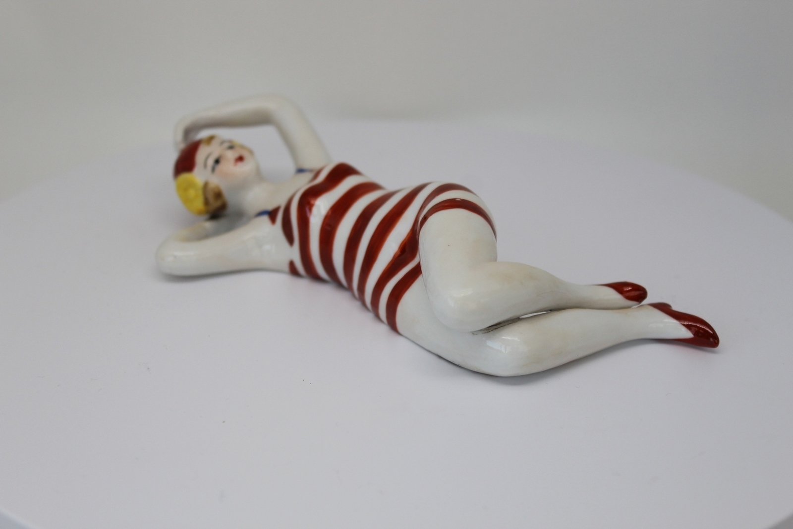 Art Deco German Art Nouveau Porcelain Pin-up Swimmer Figurine