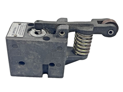 WABCO TYP A NORMAL OFFENES VORSTEUERLUFTVENTIL 2-CA-1B MIT NOCKENROLLE P58722-2