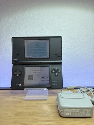 Nintendo DSi Handheld-Spielkonsole - Schwarz + Ladenkabel 