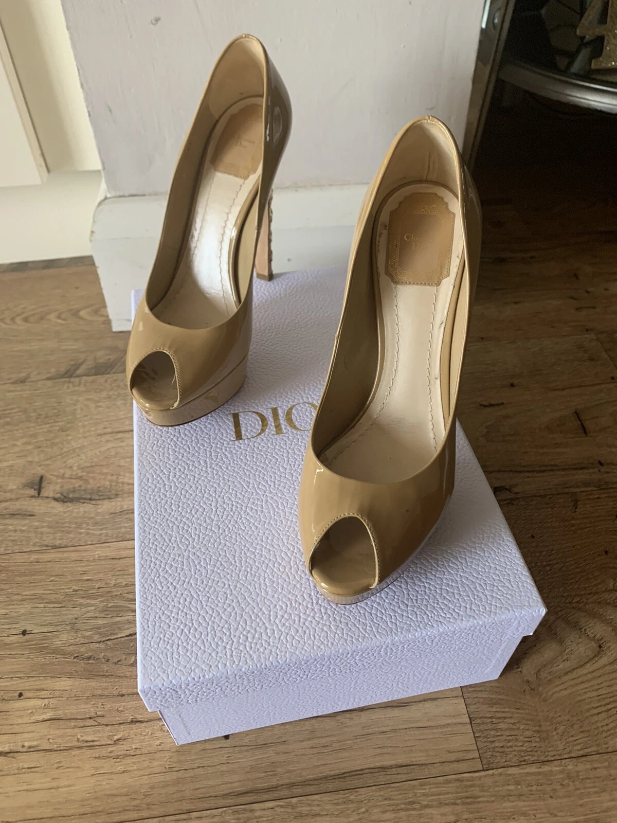 Chaussures Dior Femme Beige brevetées Taille 5,5