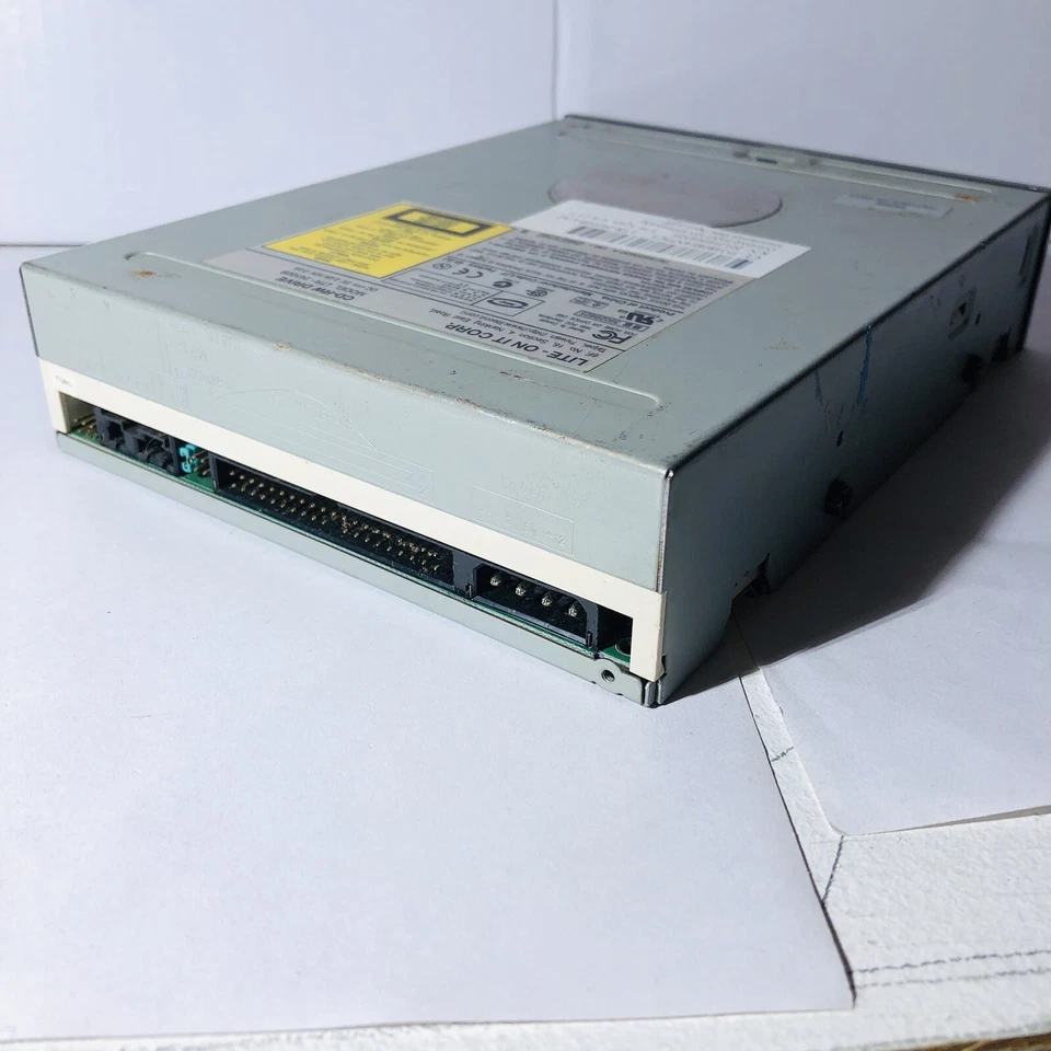 LITE-ON IT Corp (LTR-24102B) Internal CD-RW Drive Compaq Pn#257693-E30 - Image 2 of 4