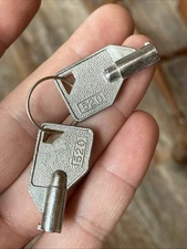 Vtg Pair Tubular Security Lock Open Barrel Vending Computer Keys No 520 Set of 2