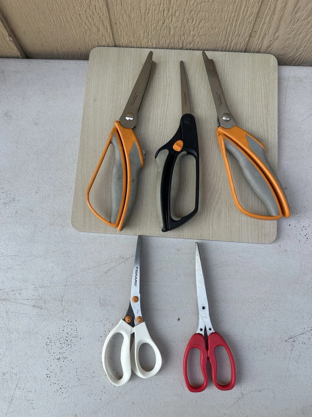 Lot of 5 Fiskars Stainless Steel Multi Scissors Crafts Scrapbooking Pinker Herbs
Opens in a new wind