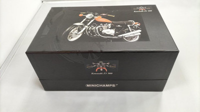 MINICHAMPS KAWASAKI Z1 900 Candy brown 1972 Classic Bike Series 1