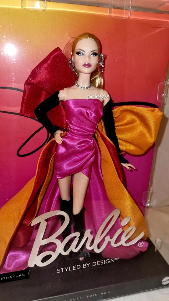 Barbie Styled by Design Suim Noh 2024 #HRM31 Nuova Gold Label - Immagine 4 di 4