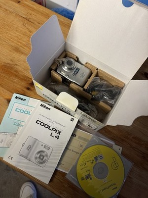 Nikon Coolpix L4 im Original-Karton Und Vollem Zubehörpaket! GETESTET !