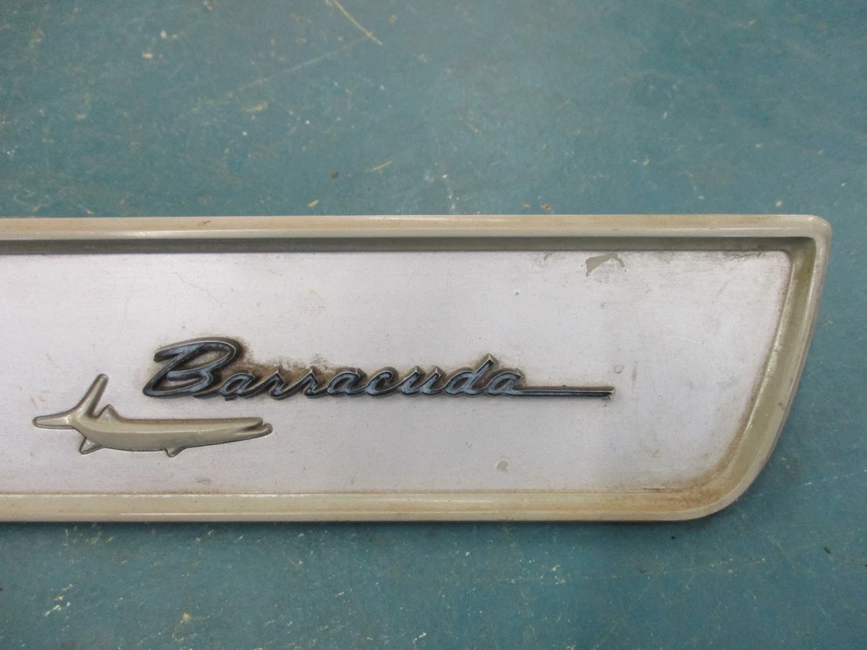 Отделка двери перчаточного ящика 67-69 Plymouth Barracuda 1967 1968 1969 2822370 - Изображение 4 из 4