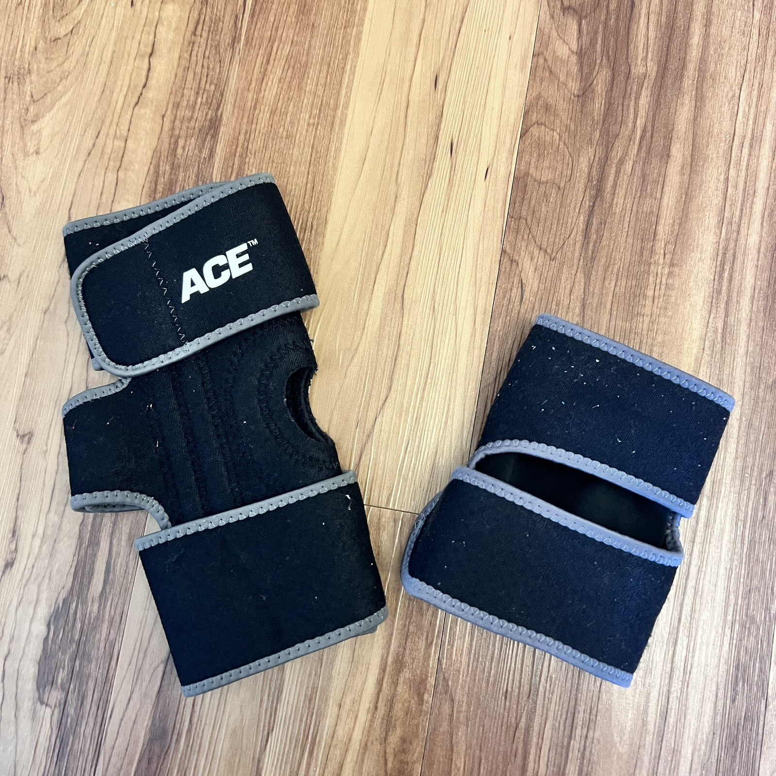 Set of knee braces. Health & fitness. Walgreens & ACE eBay