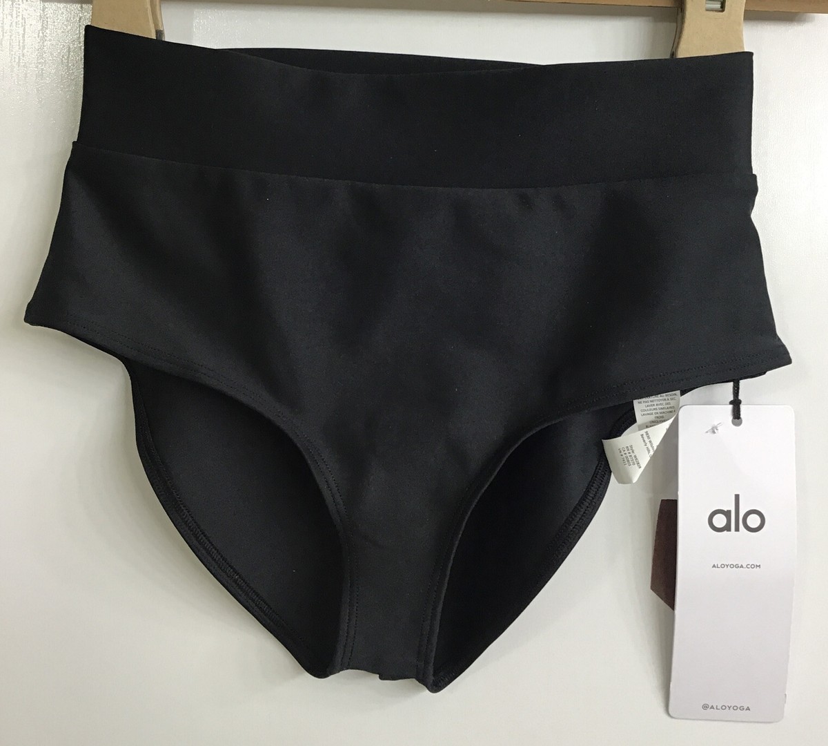 Alo AirLift Record Breaker Boy Short Black Yoga Brief NEW Size XXS