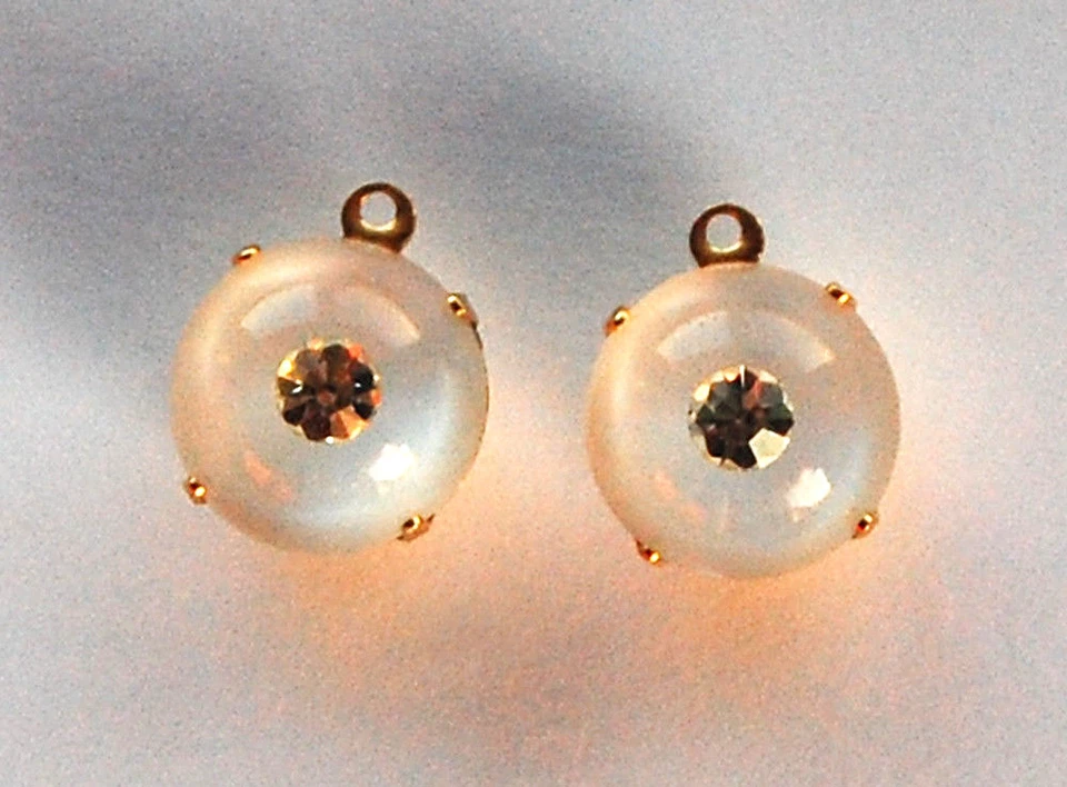 VIDRIO DE PIEDRA LUNAR VINTAGE con CUENTAS COLGANTES DE DIAMANTES DE IMITACIÓN DE SWAROVSKI en latón• 12 mm Foto 4 de 4