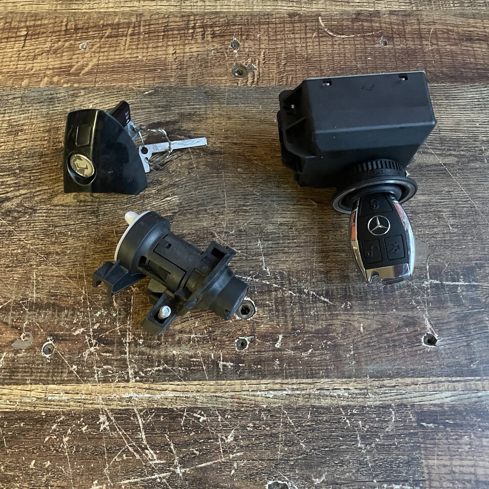 MERCEDES E CLASS C207 W212 IGNITION SWITCH KEY READER SET CONTROL  A2189053501