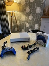 1TB Microsoft Xbox One S games Console with Controller - FORTNITE - ROBLOX.