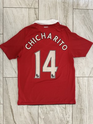 Manchester United jersey with Hernández name and number