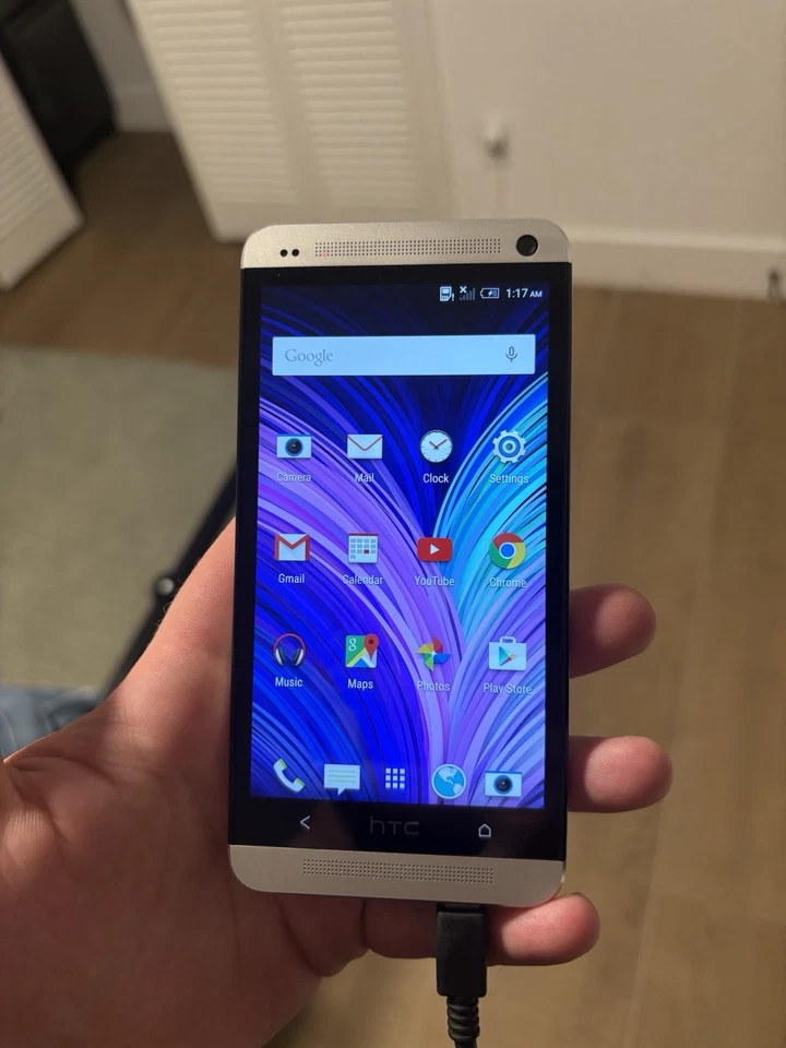 HTC One Beats Audio T-Mobile - Image 3 of 4