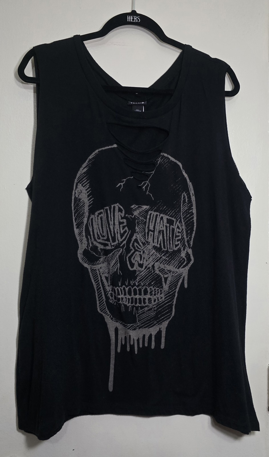 Torrid Black Skull Print Destressed Top Size 3x