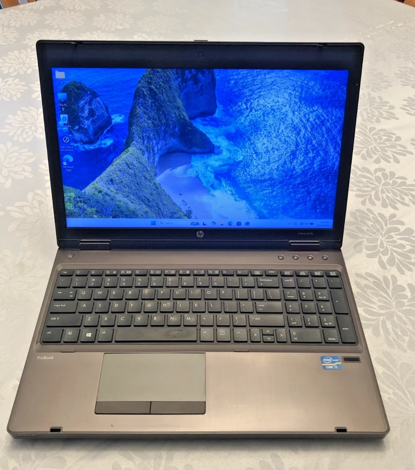 HP ProBook 6570b laptop Intel i5-3210M 2.50GHz 12GB RAM Win 11 Home - image 1 of 4