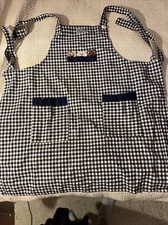 Homes Catch Cooking / Cleaning Apron Black And White /Pockets Embroidered