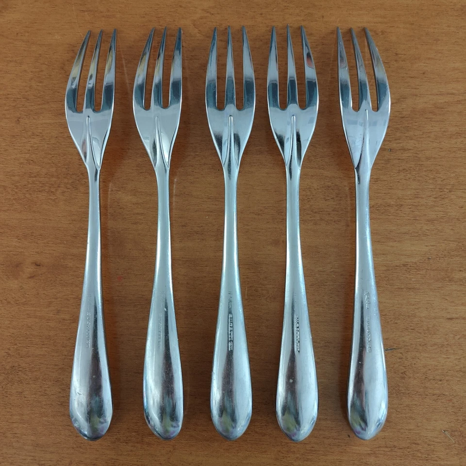 Nick Munro Bugatti Cutlery - Venezia Stainless 8 1/4" Dinner Forks Set of 5 - Image 4 of 4