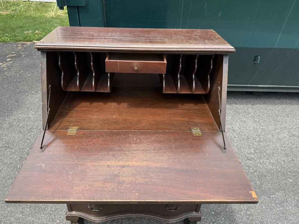 Escritorio antiguo de secretaria Chippendale Foto 4 de 4