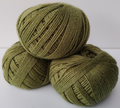 3ply Superwash Knitting Wool Balls, 350g  Green Great for socks & hats  (CL-153) - Picture 4 of 4