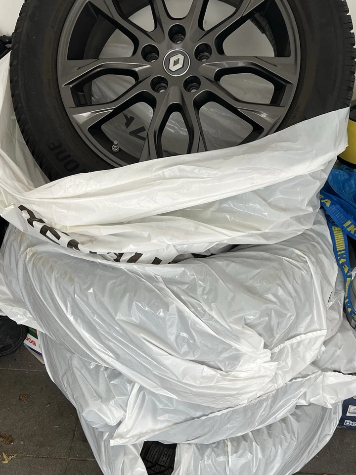 Verkaufe Orginal Felgen Renault Koleos mit Bridgestone Winter Reifen 225/60/R18 - Bild 2 von 4