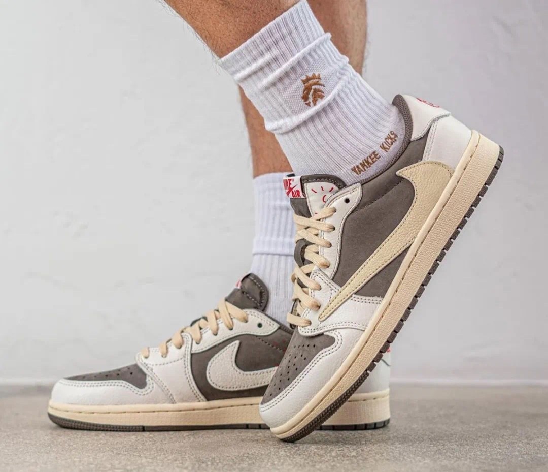 Travis×AIR Jordan リバースモカ Buy Travis Scott x Air Jordan 1 Retro Low OG 'Reverse Mocha