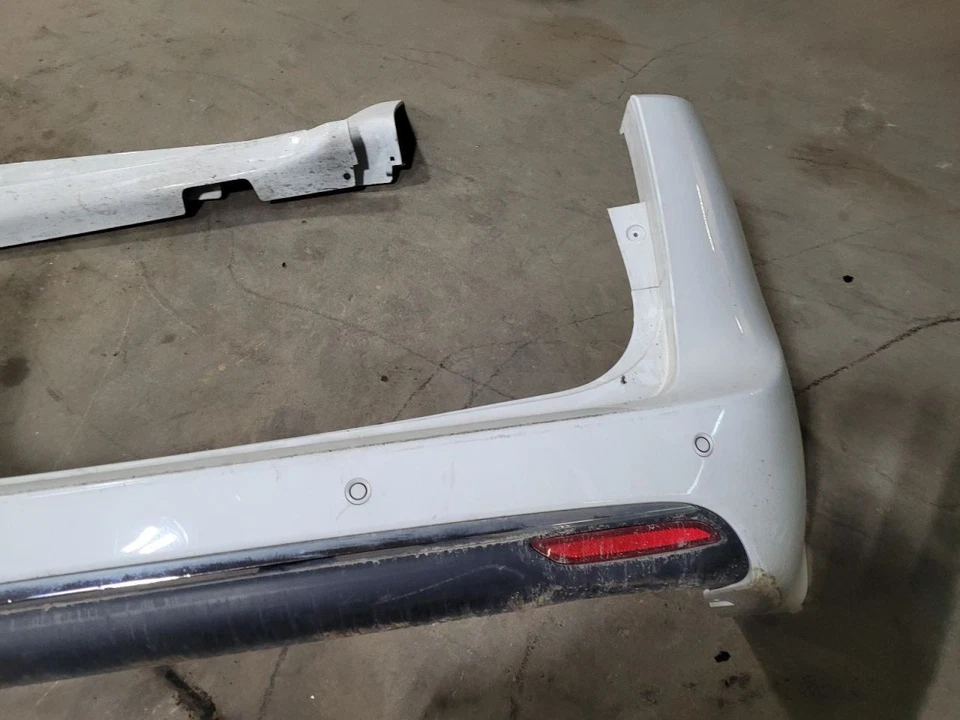 (SOLO RECOGIDA LOCAL) Parachoques trasero con asistente de estacionamiento trasero compatible con 17-24 PACIFICA 204608 Foto 3 de 4