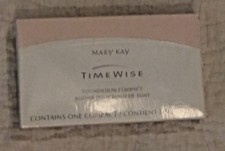 NIB Mary Kay TimeWise Silver Platinum FOUNDATION COMPACT 8100 Discontinued