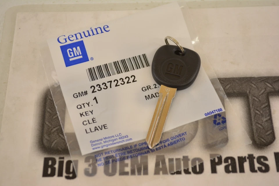 General Motors Door Lock & Ignition Key Uncoded with GM Emblem new OEM 23372322 - Image 2 of 2