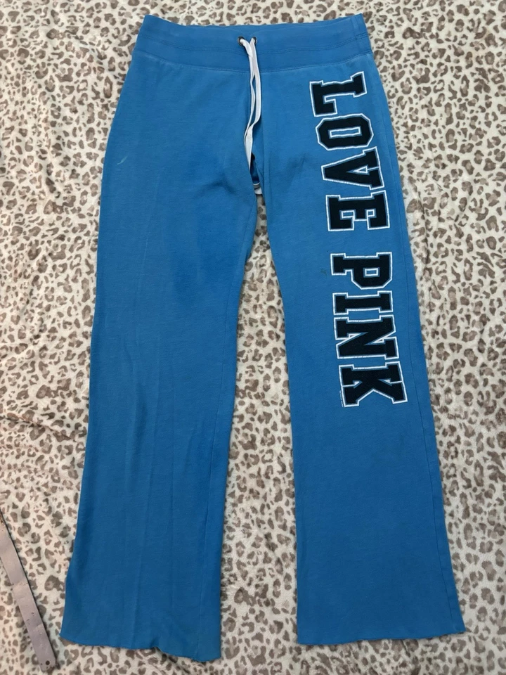 "Pantalones deportivos pequeños de colección Y2K Victorias Secret 8"" azul amor rosa deletrear pierna ancha" Foto 2 de 4